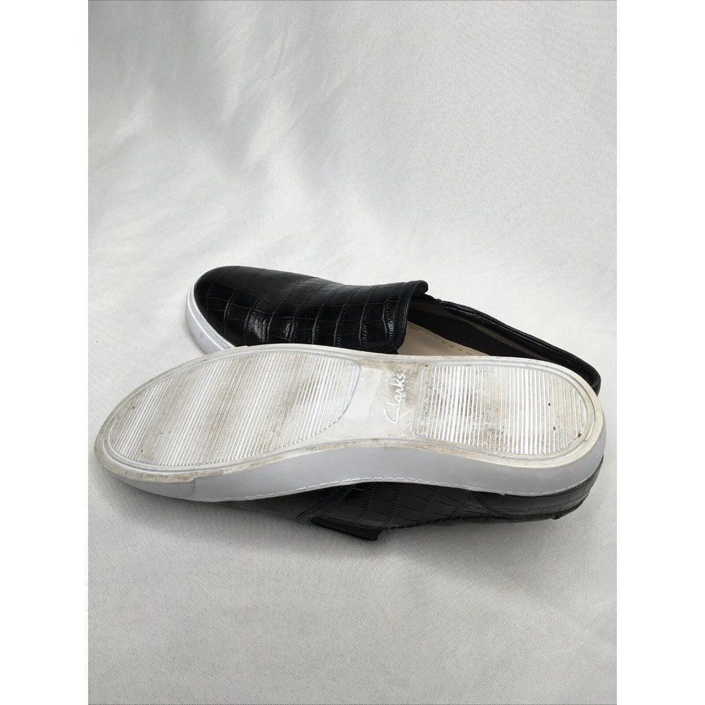 CLARKS Mock Croc Slip On Leather Loafers Womens Black Worn Once US 7.5 EU38 - Picture 8 of 9
